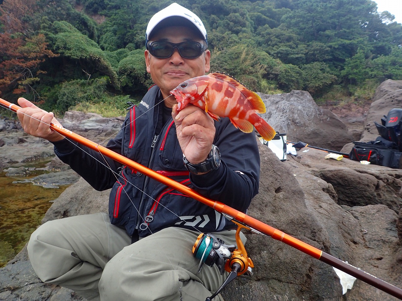 磯釣り好き必見！45cmオオモンハタを釣り上げた驚きの体験記